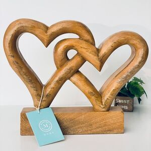 NWT Gorgeous Martha Stewart Handcrafted Heavy Wood Intertwined Heart Sculpture